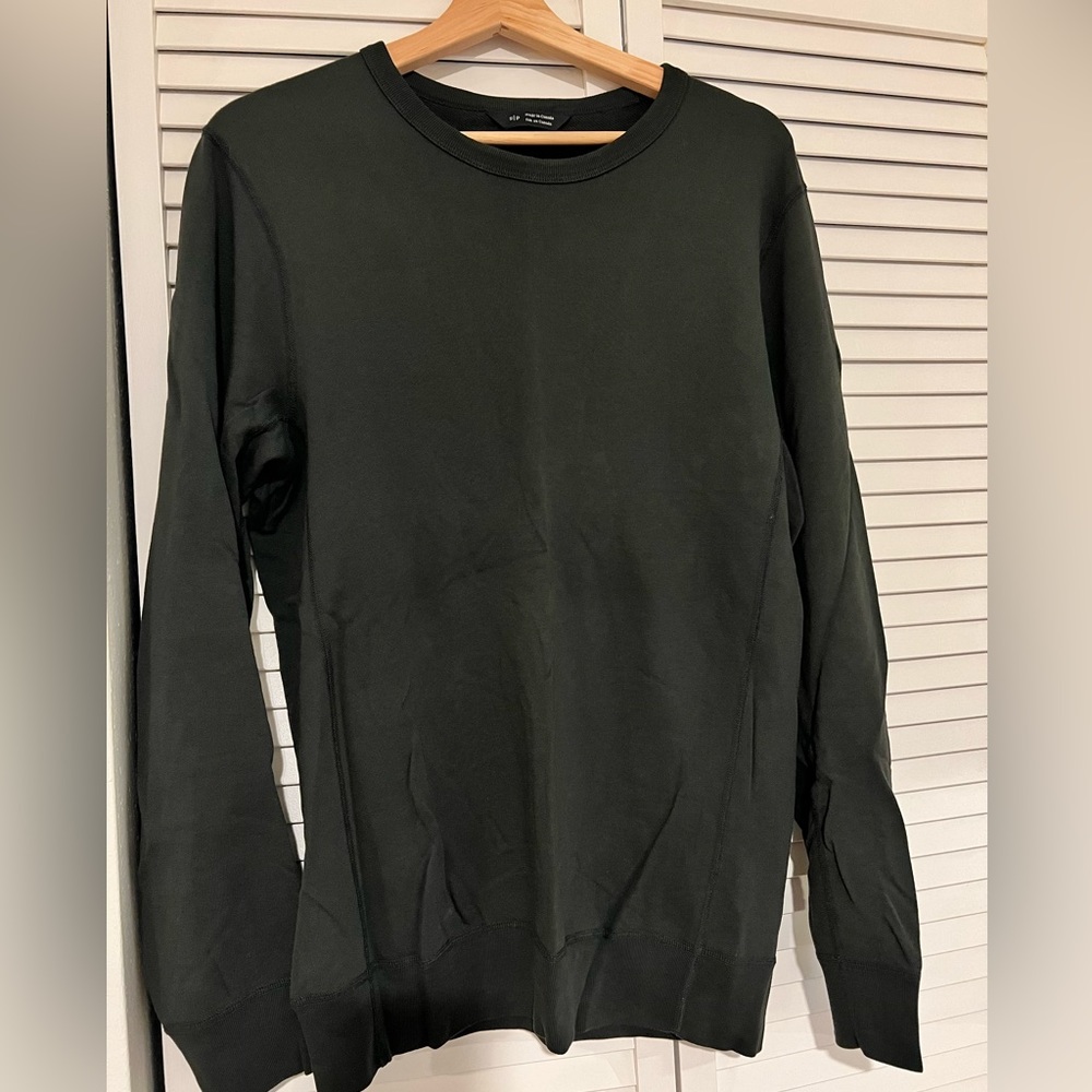 Unisex pullover / thicker long sleeve shirt